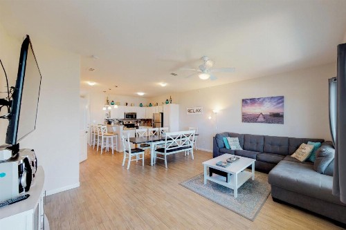Las Joyas Bayview Home - image 2