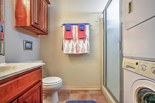 Port Isabel Cottage Less Than 5 Mi to South Padre Island! - image 8