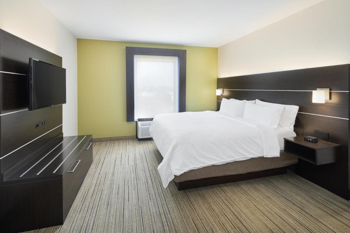 Holiday Inn Express Hotel & Suites Port Richey an IHG Hotel - image 4