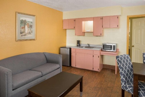 Days Inn & Suites by Wyndham Port Richey - image 18