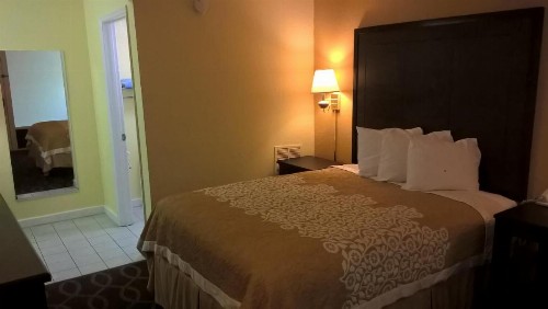 Days Inn & Suites by Wyndham Port Richey - image 25