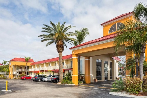 Days Inn & Suites by Wyndham Port Richey - image 29