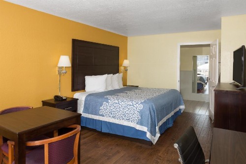 Days Inn & Suites by Wyndham Port Richey - image 31