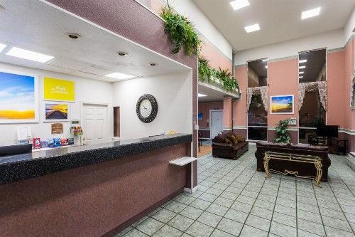 Days Inn & Suites by Wyndham Port Richey - image 33