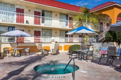 Days Inn & Suites by Wyndham Port Richey - image 44