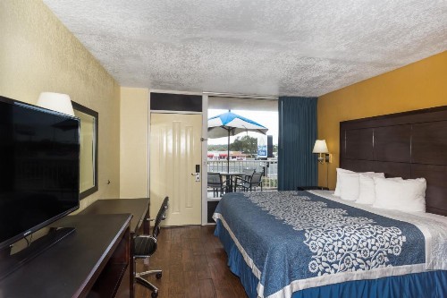 Days Inn & Suites by Wyndham Port Richey - image 46