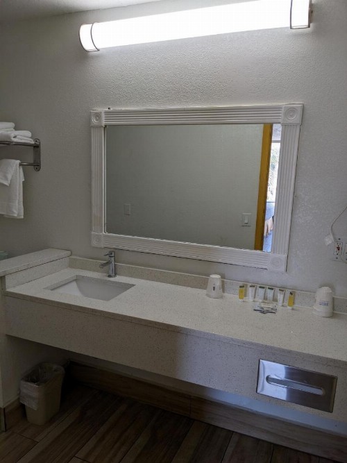 Days Inn & Suites by Wyndham Port Richey - image 48