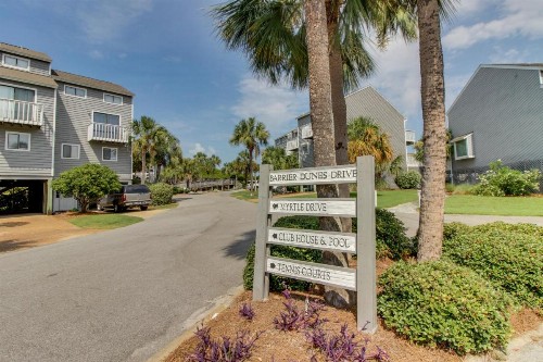 Barrier Dunes Hideaway - image 10