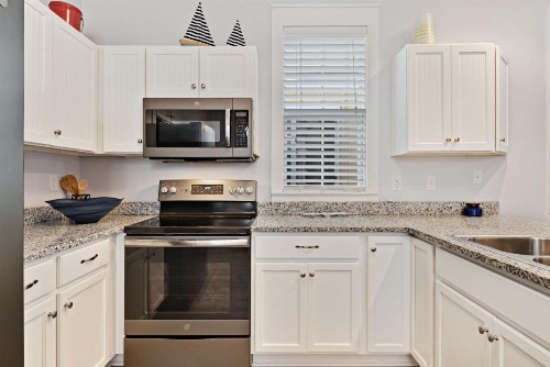 3 Bed 4 Bath Vacation home in Barefoot Cottages - Port St. Joe - image 3