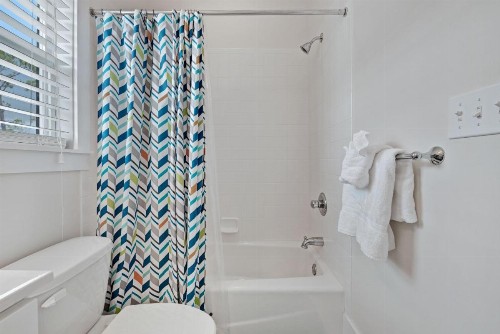 3 Bed 4 Bath Vacation home in Barefoot Cottages - Port St. Joe - image 9