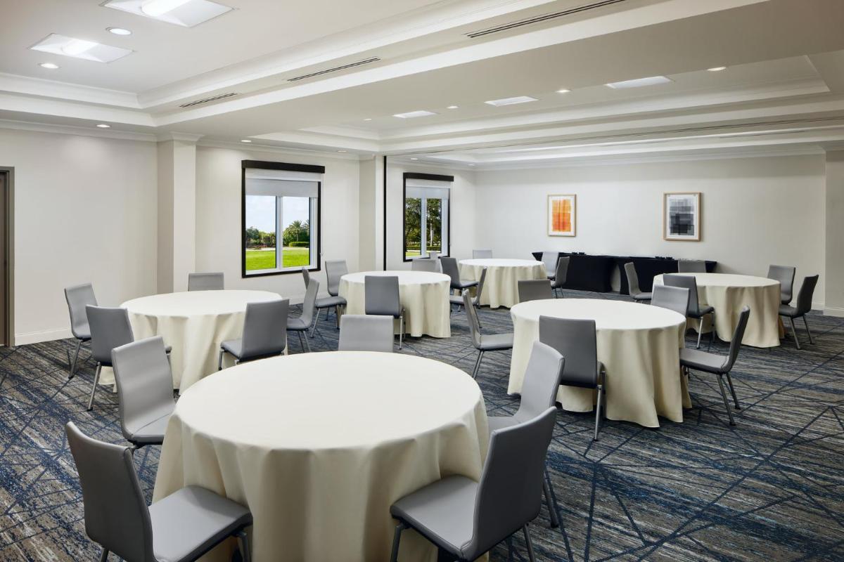 Holiday Inn Express Hotel & Suites Port St. Lucie West an IHG Hotel - image 5