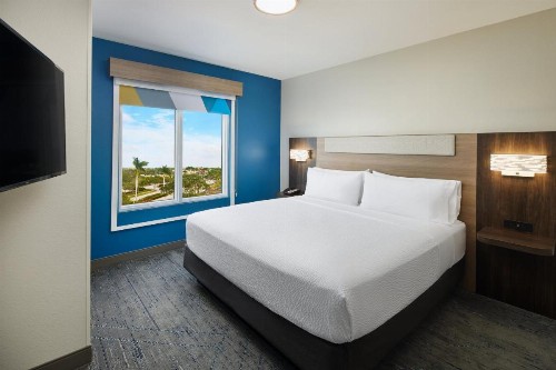 Holiday Inn Express Hotel & Suites Port St. Lucie West an IHG Hotel - image 6
