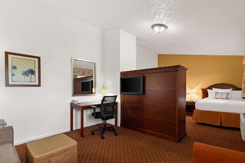 Best Western Port Saint Lucie - image 7