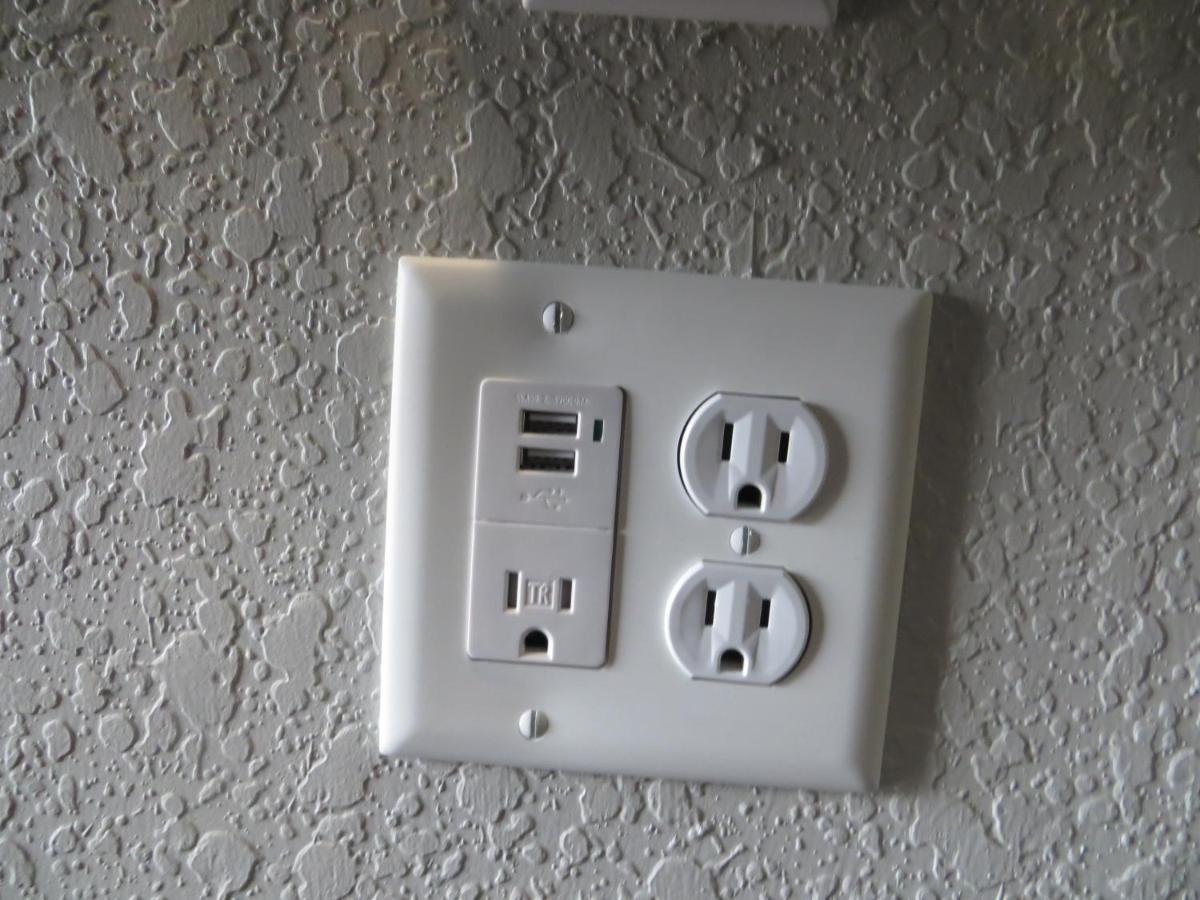 Crystal Inn - image 2