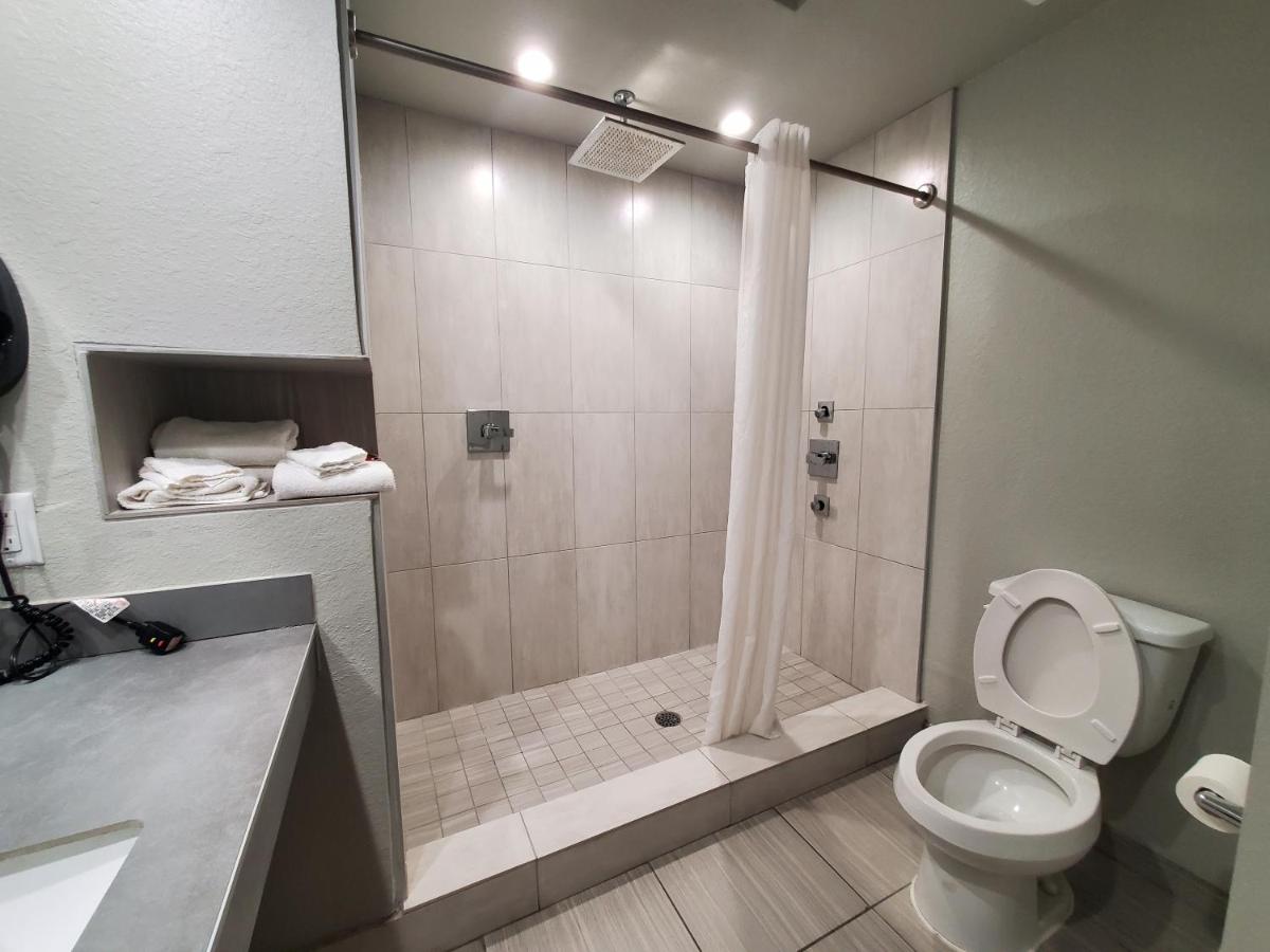 Crystal Inn - image 7