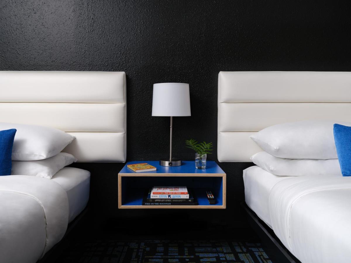 Jupiter Hotel - image 4