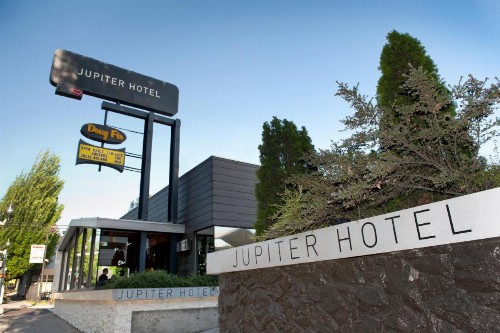 Jupiter Hotel - image 9