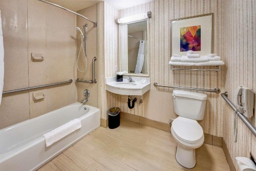 Hilton Garden Inn Portland Airport - image 12