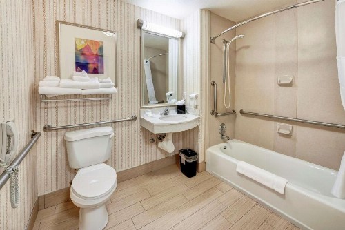 Hilton Garden Inn Portland Airport - image 17