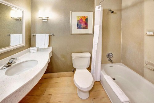 Hilton Garden Inn Portland Airport - image 22