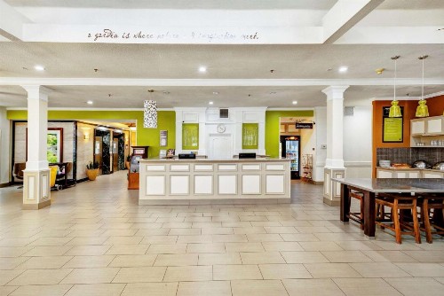 Hilton Garden Inn Portland Airport - image 5