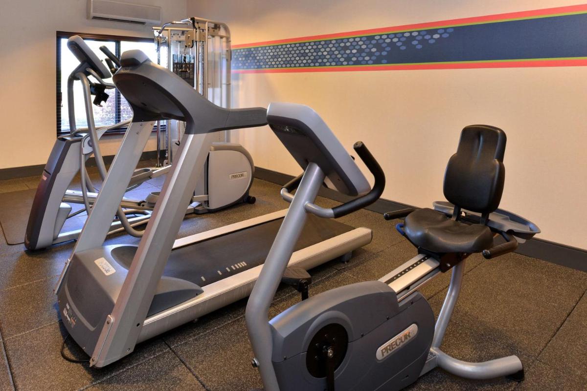 Hampton Inn Portland East - image 2