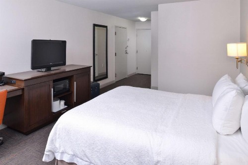 Hampton Inn Portland East - image 29