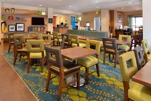 Hampton Inn Portland East - image 34