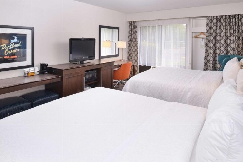 Hampton Inn Portland East - image 41