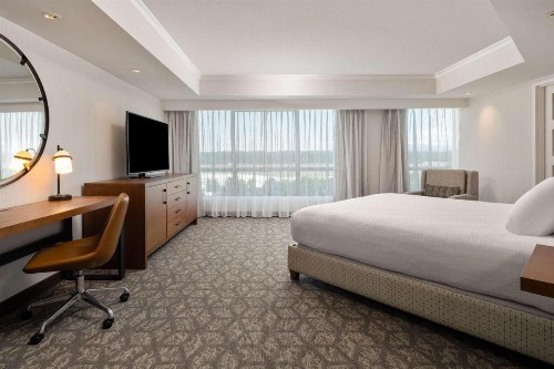Embassy Suites Portland - Airport - image 8