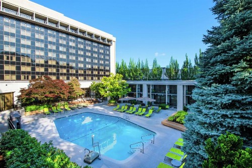DoubleTree by Hilton Portland - image 13