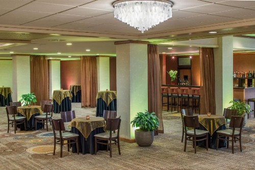 DoubleTree by Hilton Portland - image 18