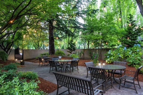 DoubleTree by Hilton Portland - image 3