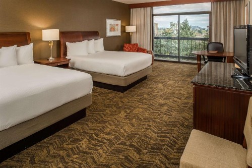 DoubleTree by Hilton Portland - image 36