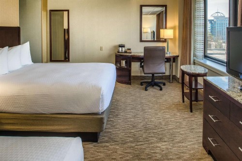 DoubleTree by Hilton Portland - image 39