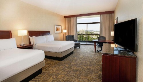 DoubleTree by Hilton Portland - image 40