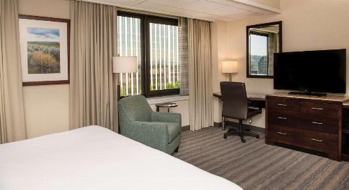 DoubleTree by Hilton Portland - image 41
