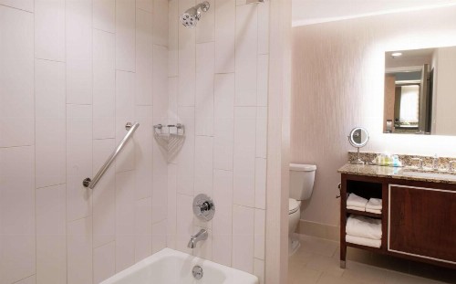 DoubleTree by Hilton Portland - image 42