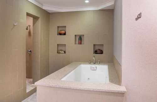 DoubleTree by Hilton Portland - image 47