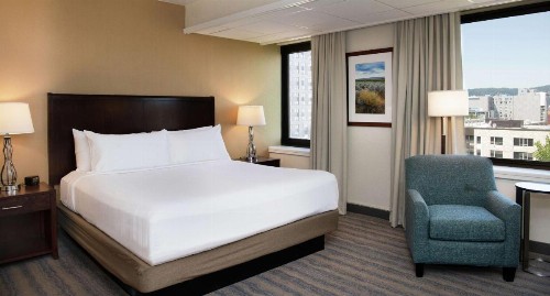 DoubleTree by Hilton Portland - image 48