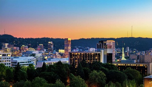 DoubleTree by Hilton Portland - image 5