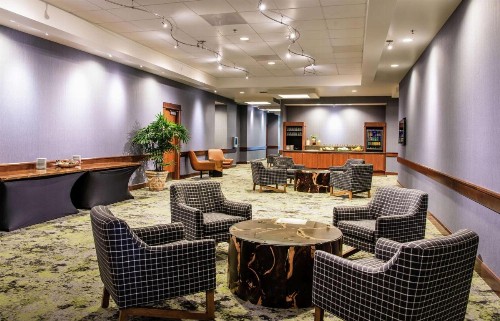 DoubleTree by Hilton Portland - image 6