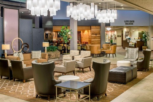 DoubleTree by Hilton Portland - image 9