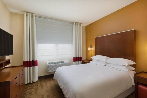 Four Points by Sheraton Portland East - image 12