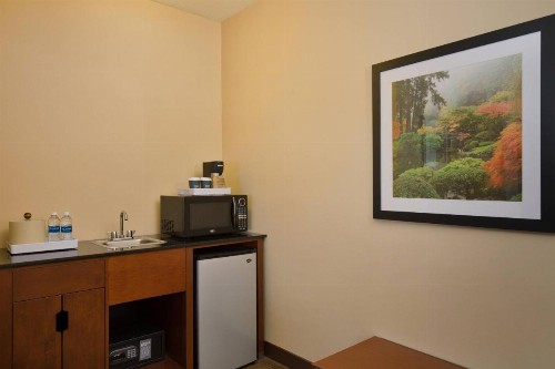 Four Points by Sheraton Portland East - image 13