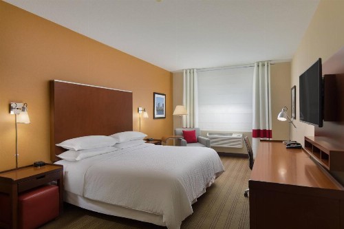Four Points by Sheraton Portland East - image 4