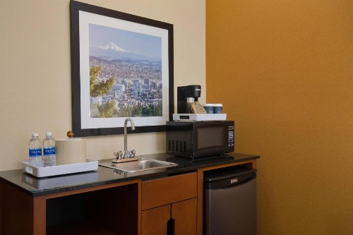 Four Points by Sheraton Portland East - image 5