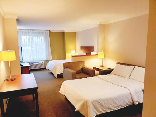 Holiday Inn Express Hotel & Suites Portland-Northwest Downtown an IHG Hotel - image 23