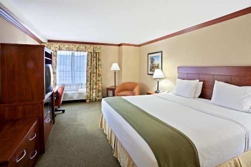 Holiday Inn Express Hotel & Suites Portland-Northwest Downtown an IHG Hotel - image 39