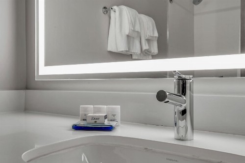 Holiday Inn Express Hotel & Suites Portland - Jantzen Beach an IHG Hotel - image 15